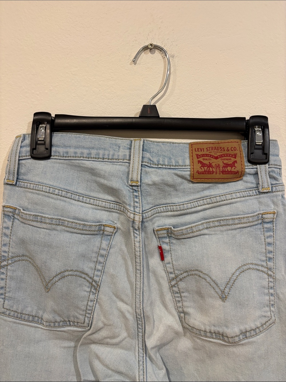 Levi Denim Blue Jeans. Size 27